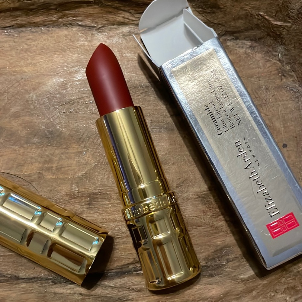 Elizabeth Arden lipstick